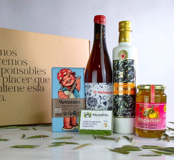 Caja Regalo Cuidado y Sabor con aceites de oliva virgen extra, infusiones y mermeladas artesanales, un pack que ofrece bienestar y sabor en cada detalle.