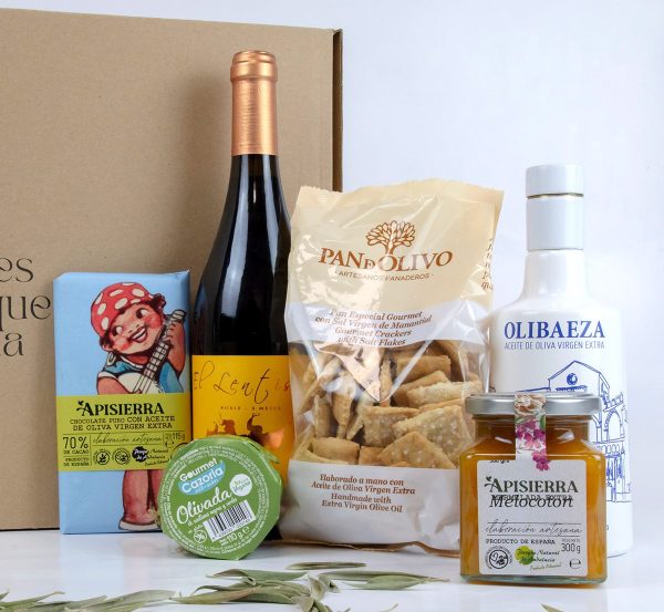 Caja Regalo Sabores Tradicionales con aceites de oliva virgen extra, mermeladas artesanales y productos locales, una selección que refleja lo más auténtico de nuestra gastronomía.
